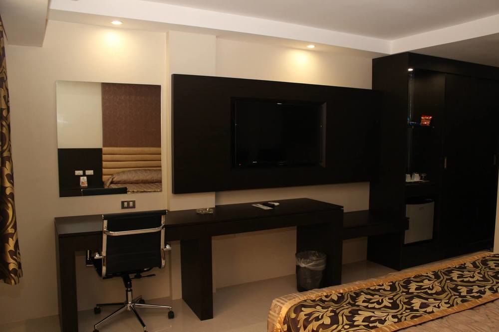 โรงแรมสกอร์ เบิร์ด อังเฮเลส ภายนอก รูปภาพ