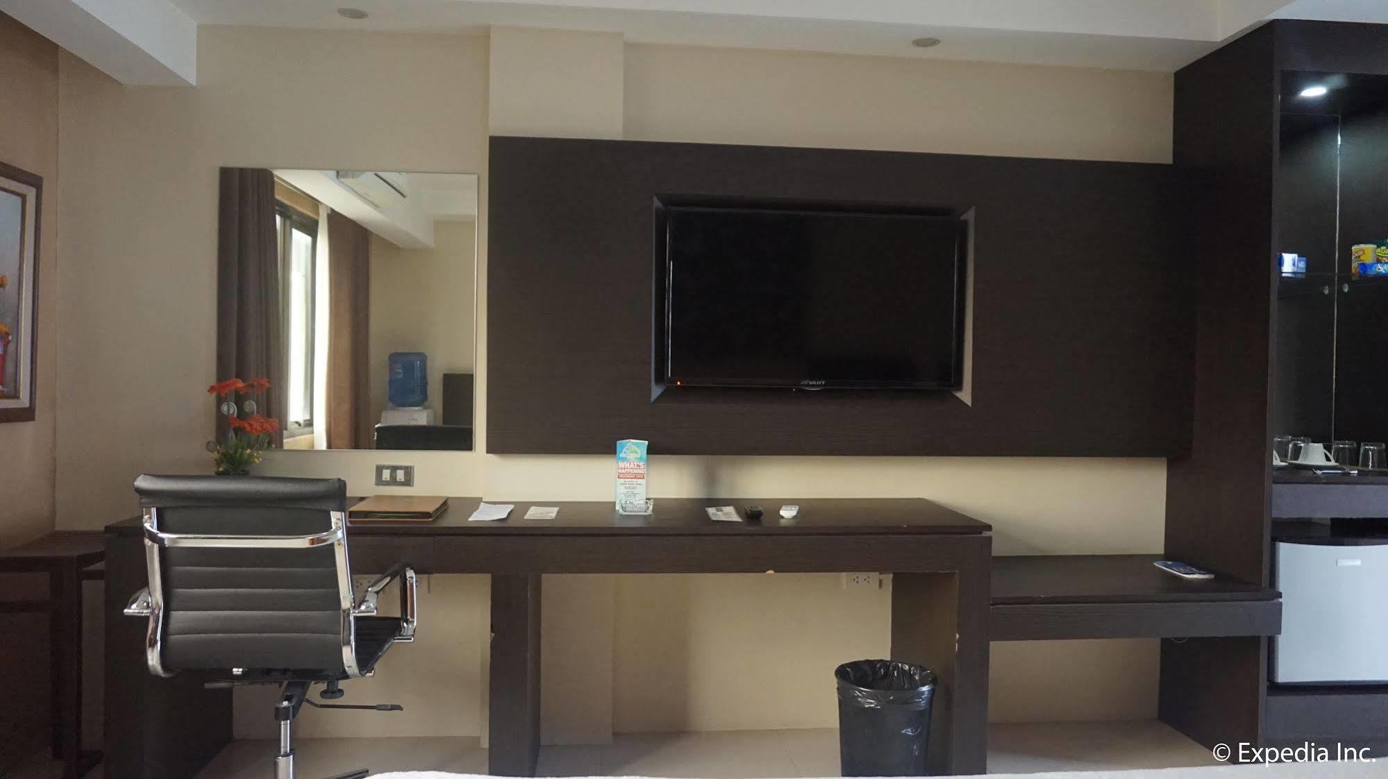 โรงแรมสกอร์ เบิร์ด อังเฮเลส ภายนอก รูปภาพ